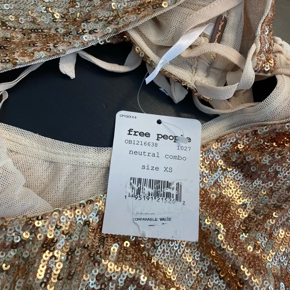 NWT Free People Dazzle the Night Gold Sequin Halter Top - Picture 9 of 9